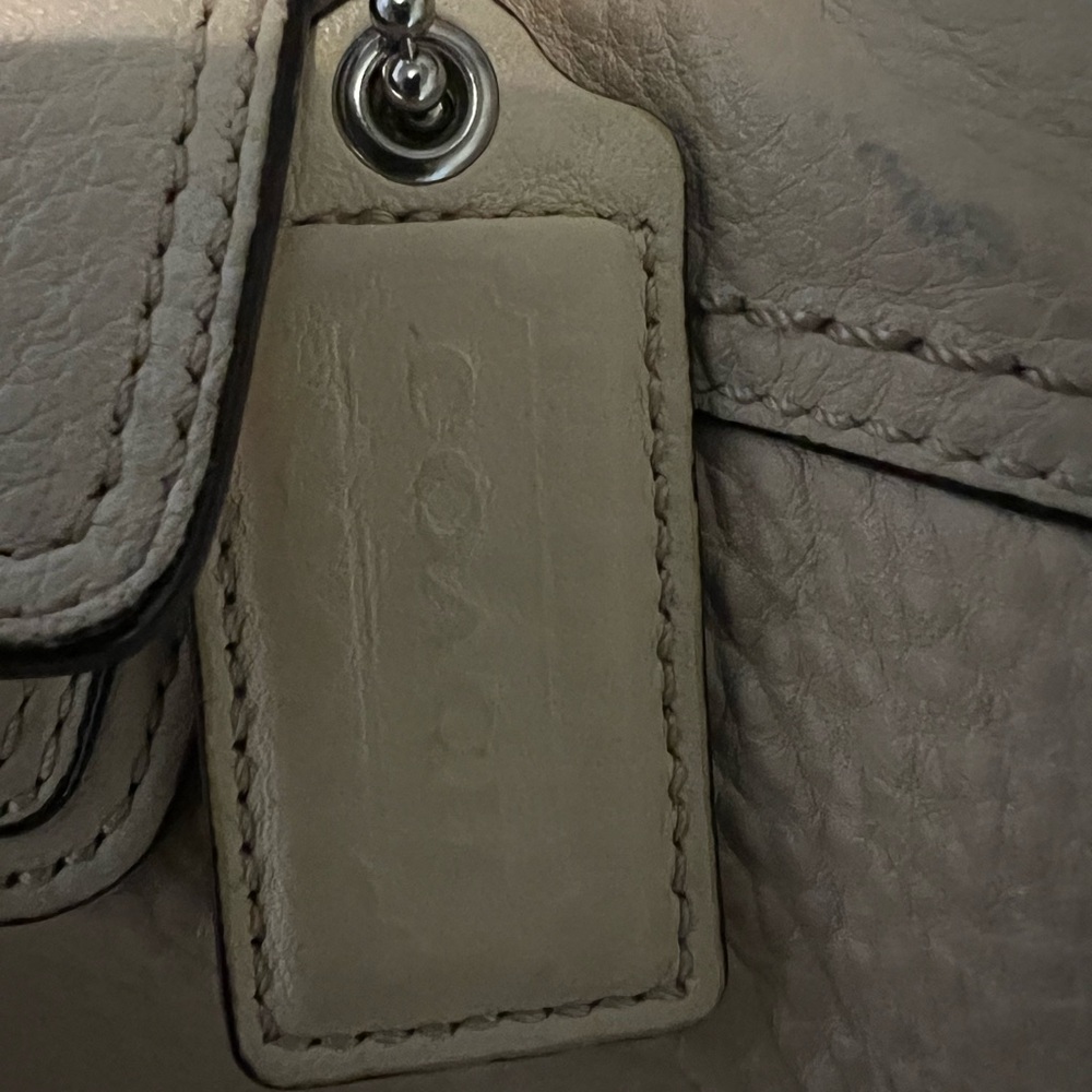 Large Coach purse - Picture 3 of 6